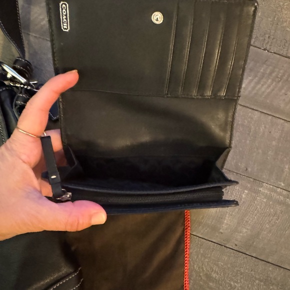 Used coach purse with matching wallet - Picture 9 of 9